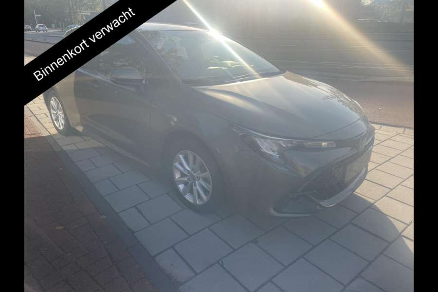 Toyota Corolla Hybrid 140 Business | Stuur- & Stoelverwarming | Apple Carplay & AndriodAUTO | Navigatie