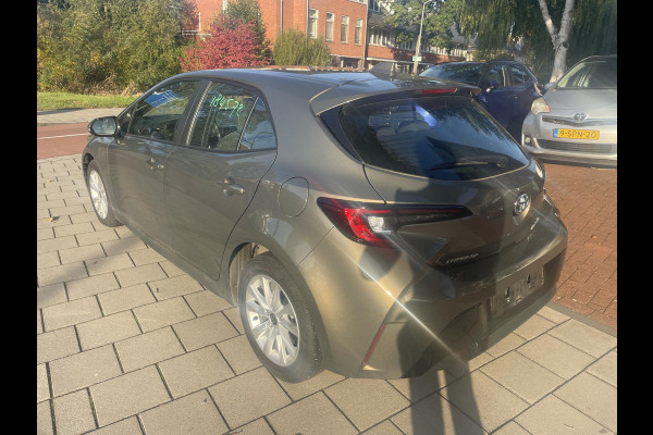 Toyota Corolla Hybrid 140 Business | Stuur- & Stoelverwarming | Apple Carplay & AndriodAUTO | Navigatie