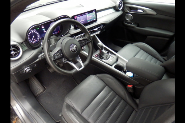 Alfa Romeo Tonale 1.5T Hybrid 160PK | TI- Uitvoering | Leder- Pakket | Alfa Romeo Tonale 1.5T Hybrid 160PK | TI- Uitvoering | Leder- Pakket |