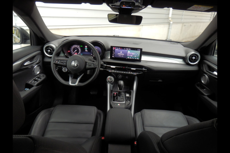Alfa Romeo Tonale 1.5T Hybrid 160PK | TI- Uitvoering | Leder- Pakket | Alfa Romeo Tonale 1.5T Hybrid 160PK | TI- Uitvoering | Leder- Pakket |