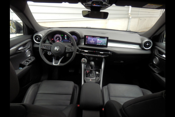 Alfa Romeo Tonale 1.5T Hybrid 160PK | TI- Uitvoering | Leder- Pakket | Alfa Romeo Tonale 1.5T Hybrid 160PK | TI- Uitvoering | Leder- Pakket |