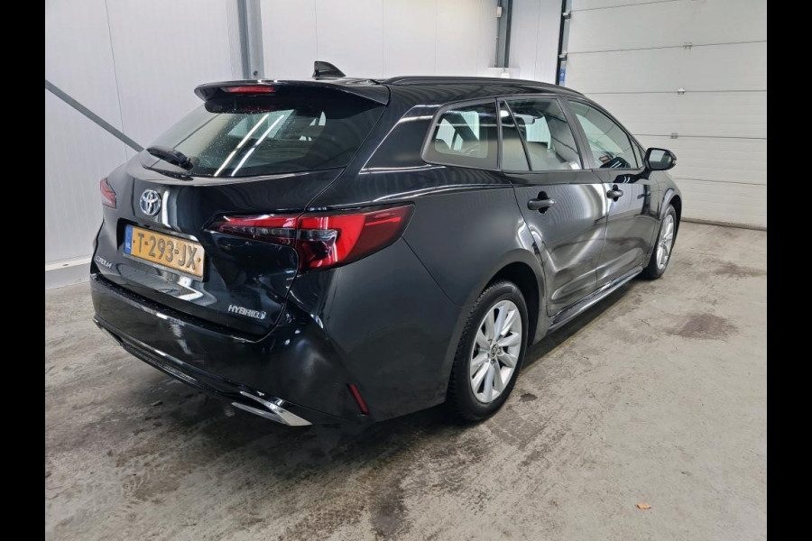 Toyota Corolla Touring Sports 1.8 Hybrid Active Auto. Navigatie Apple Carplay/Android Auto Camera Adaptive Cruise Control Virtual Cockpit Climate Control Lichtmetalen velgen