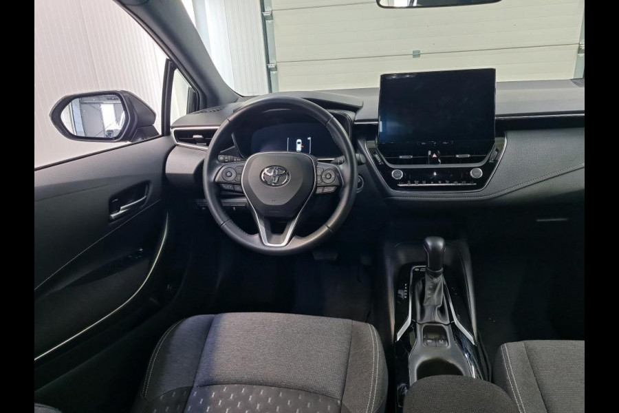 Toyota Corolla Touring Sports 1.8 Hybrid Active Auto. Navigatie Apple Carplay/Android Auto Camera Adaptive Cruise Control Virtual Cockpit Climate Control Lichtmetalen velgen