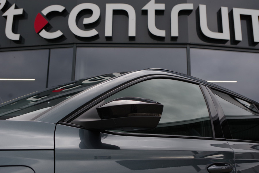 Škoda Octavia Combi 1.4 TSI RS 245 PK iV PHEV BNS, LED, Keyless, Adap. Cruise Control, Carplay, Head-Up, Camera Škoda Octavia Combi 1.4 TSI RS 245 PK iV PHEV BNS, LED, Keyless, Adap. Cruise Control, Carplay, Head-Up, Camera