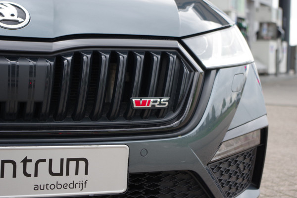 Škoda Octavia Combi 1.4 TSI RS 245 PK iV PHEV BNS, LED, Keyless, Adap. Cruise Control, Carplay, Head-Up, Camera Škoda Octavia Combi 1.4 TSI RS 245 PK iV PHEV BNS, LED, Keyless, Adap. Cruise Control, Carplay, Head-Up, Camera