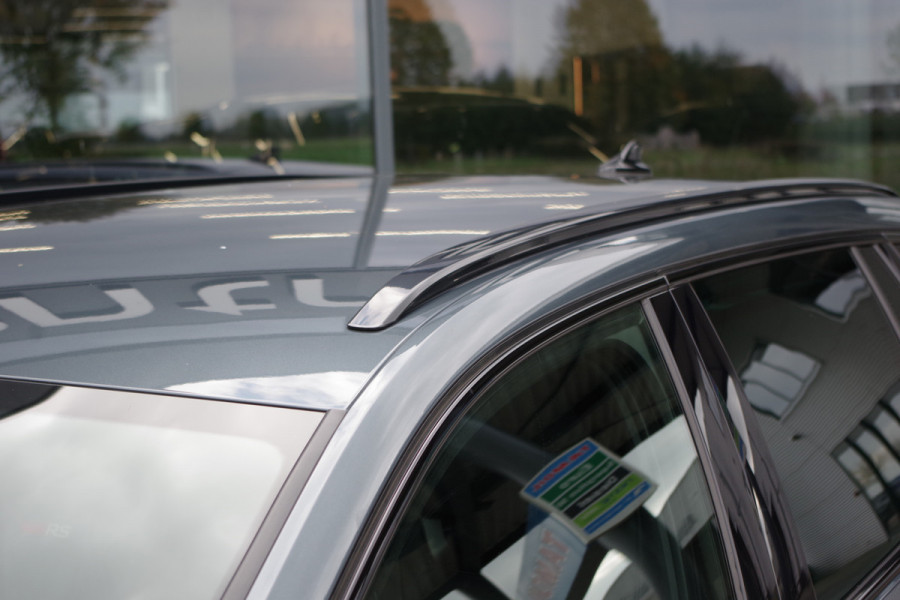 Škoda Octavia Combi 1.4 TSI RS 245 PK iV PHEV BNS, LED, Keyless, Adap. Cruise Control, Carplay, Head-Up, Camera Škoda Octavia Combi 1.4 TSI RS 245 PK iV PHEV BNS, LED, Keyless, Adap. Cruise Control, Carplay, Head-Up, Camera