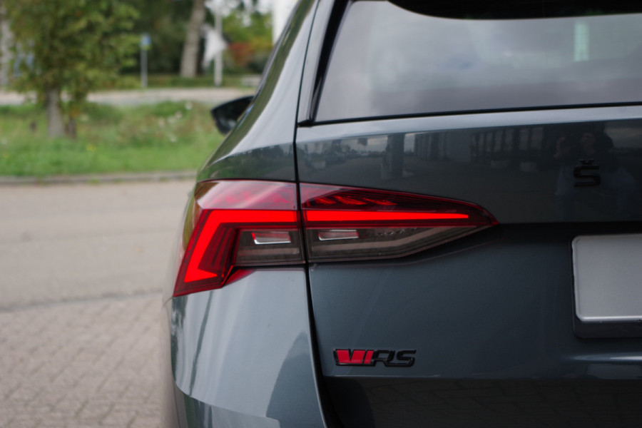 Škoda Octavia Combi 1.4 TSI RS 245 PK iV PHEV BNS, LED, Keyless, Adap. Cruise Control, Carplay, Head-Up, Camera Škoda Octavia Combi 1.4 TSI RS 245 PK iV PHEV BNS, LED, Keyless, Adap. Cruise Control, Carplay, Head-Up, Camera