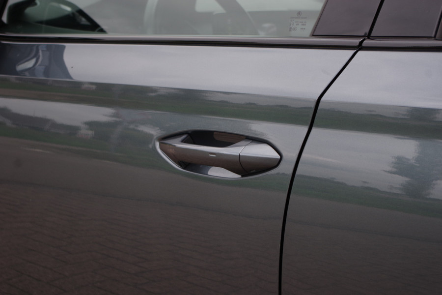 Škoda Octavia Combi 1.4 TSI RS 245 PK iV PHEV BNS, LED, Keyless, Adap. Cruise Control, Carplay, Head-Up, Camera Škoda Octavia Combi 1.4 TSI RS 245 PK iV PHEV BNS, LED, Keyless, Adap. Cruise Control, Carplay, Head-Up, Camera