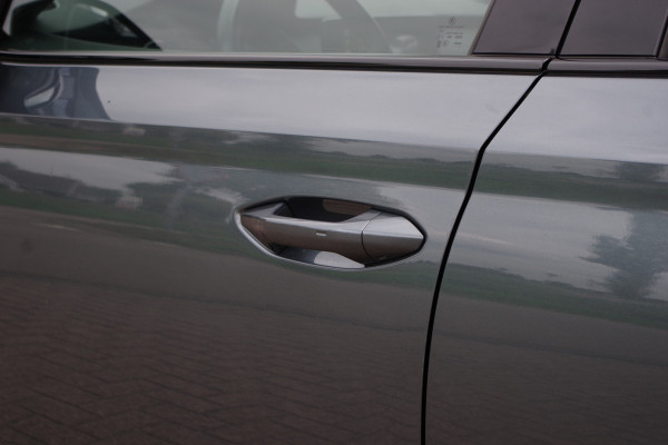 Škoda Octavia Combi 1.4 TSI RS 245 PK iV PHEV BNS, LED, Keyless, Adap. Cruise Control, Carplay, Head-Up, Camera Škoda Octavia Combi 1.4 TSI RS 245 PK iV PHEV BNS, LED, Keyless, Adap. Cruise Control, Carplay, Head-Up, Camera