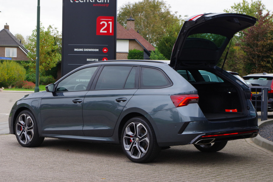 Škoda Octavia Combi 1.4 TSI RS 245 PK iV PHEV BNS, LED, Keyless, Adap. Cruise Control, Carplay, Head-Up, Camera Škoda Octavia Combi 1.4 TSI RS 245 PK iV PHEV BNS, LED, Keyless, Adap. Cruise Control, Carplay, Head-Up, Camera