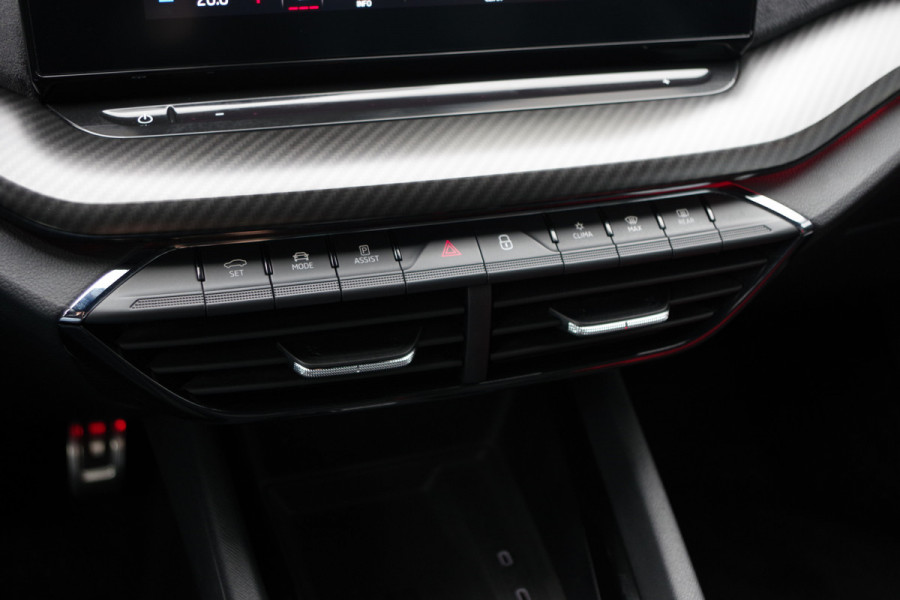 Škoda Octavia Combi 1.4 TSI RS 245 PK iV PHEV BNS, LED, Keyless, Adap. Cruise Control, Carplay, Head-Up, Camera Škoda Octavia Combi 1.4 TSI RS 245 PK iV PHEV BNS, LED, Keyless, Adap. Cruise Control, Carplay, Head-Up, Camera