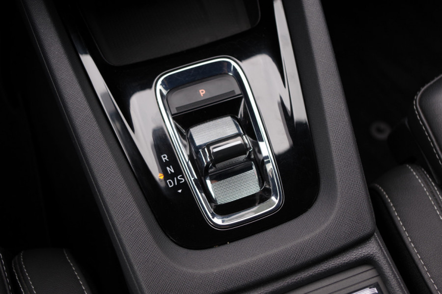 Škoda Octavia Combi 1.4 TSI RS 245 PK iV PHEV BNS, LED, Keyless, Adap. Cruise Control, Carplay, Head-Up, Camera Škoda Octavia Combi 1.4 TSI RS 245 PK iV PHEV BNS, LED, Keyless, Adap. Cruise Control, Carplay, Head-Up, Camera