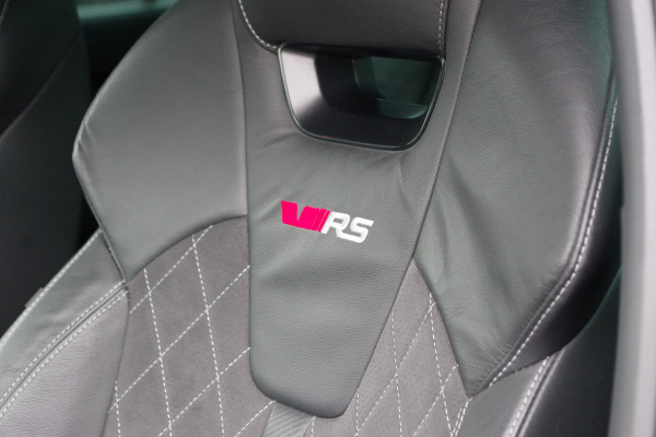 Škoda Octavia Combi 1.4 TSI RS 245 PK iV PHEV BNS, LED, Keyless, Adap. Cruise Control, Carplay, Head-Up, Camera Škoda Octavia Combi 1.4 TSI RS 245 PK iV PHEV BNS, LED, Keyless, Adap. Cruise Control, Carplay, Head-Up, Camera