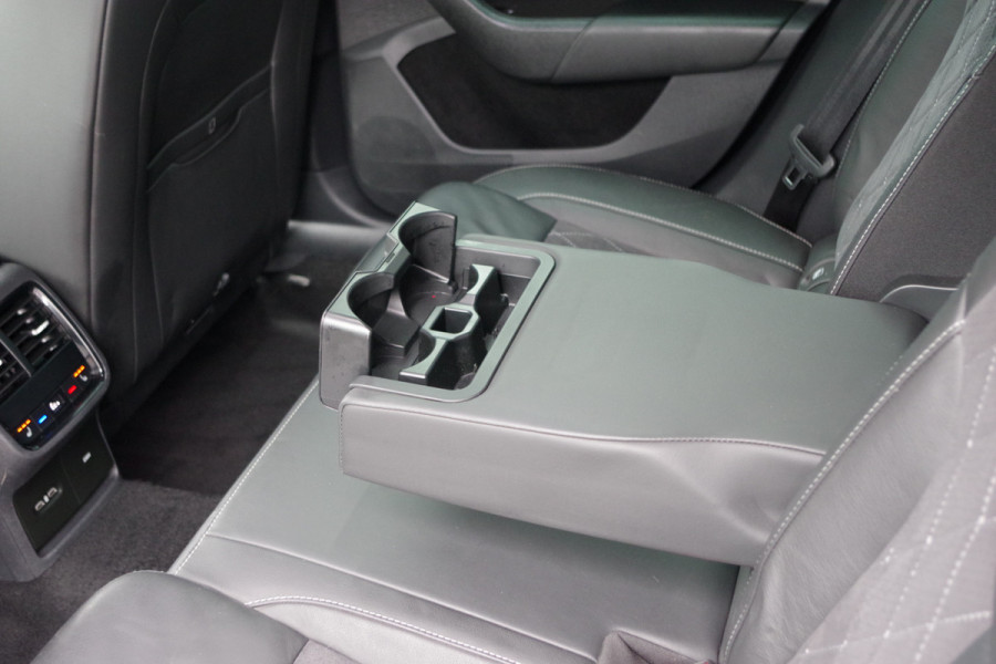 Škoda Octavia Combi 1.4 TSI RS 245 PK iV PHEV BNS, LED, Keyless, Adap. Cruise Control, Carplay, Head-Up, Camera Škoda Octavia Combi 1.4 TSI RS 245 PK iV PHEV BNS, LED, Keyless, Adap. Cruise Control, Carplay, Head-Up, Camera