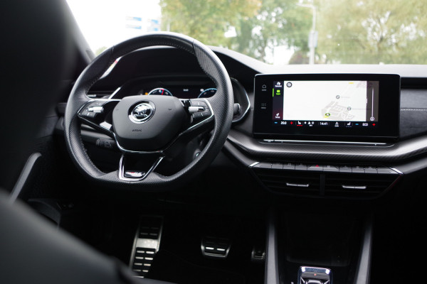 Škoda Octavia Combi 1.4 TSI RS 245 PK iV PHEV BNS, LED, Keyless, Adap. Cruise Control, Carplay, Head-Up, Camera Škoda Octavia Combi 1.4 TSI RS 245 PK iV PHEV BNS, LED, Keyless, Adap. Cruise Control, Carplay, Head-Up, Camera