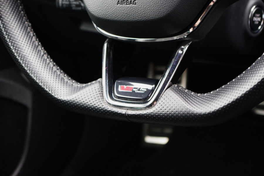 Škoda Octavia Combi 1.4 TSI RS 245 PK iV PHEV BNS, LED, Keyless, Adap. Cruise Control, Carplay, Head-Up, Camera Škoda Octavia Combi 1.4 TSI RS 245 PK iV PHEV BNS, LED, Keyless, Adap. Cruise Control, Carplay, Head-Up, Camera