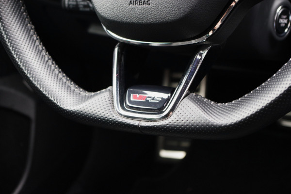 Škoda Octavia Combi 1.4 TSI RS 245 PK iV PHEV BNS, LED, Keyless, Adap. Cruise Control, Carplay, Head-Up, Camera Škoda Octavia Combi 1.4 TSI RS 245 PK iV PHEV BNS, LED, Keyless, Adap. Cruise Control, Carplay, Head-Up, Camera