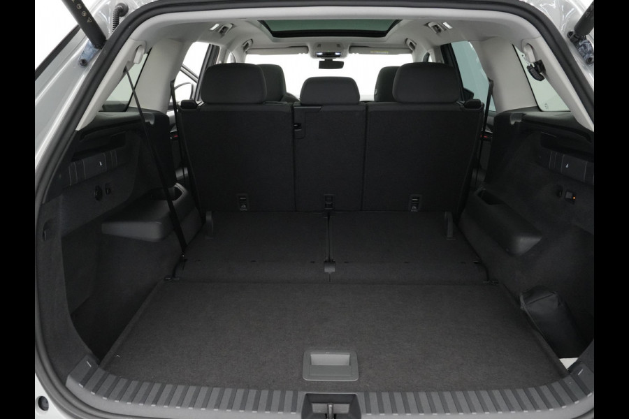 Škoda Kodiaq 1.5 TSI 150pk DSG MHEV Business Edition 7 persoons Panorama Wegkl. trekhaak Camera Stoelverwarming v + a 127