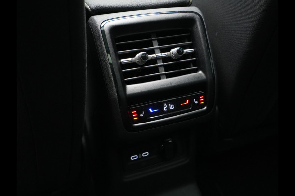 Škoda Kodiaq 1.5 TSI 150pk DSG MHEV Business Edition 7 persoons Panorama Wegkl. trekhaak Camera Stoelverwarming v + a 127