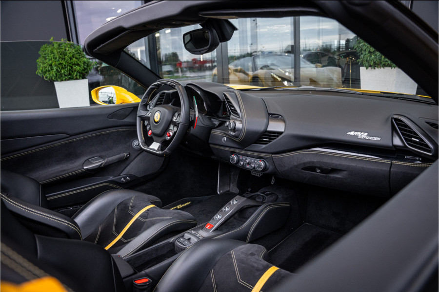 Ferrari 488 3.9 Spider HELE - Giallo Modena | Racing Seats | Carbon | Camera
