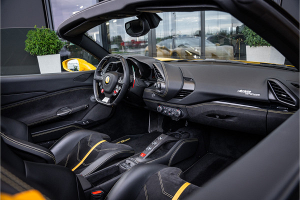 Ferrari 488 3.9 Spider HELE - Giallo Modena | Racing Seats | Carbon | Camera