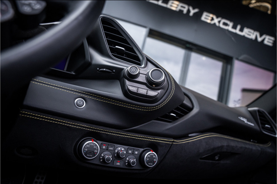 Ferrari 488 3.9 Spider HELE - Giallo Modena | Racing Seats | Carbon | Camera
