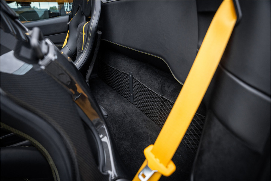 Ferrari 488 3.9 Spider HELE - Giallo Modena | Racing Seats | Carbon | Camera