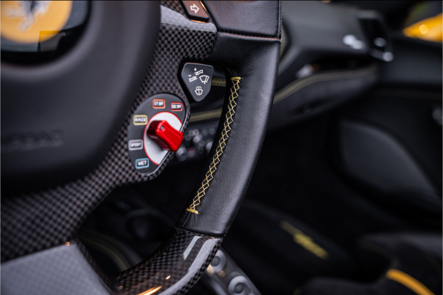 Ferrari 488 3.9 Spider HELE - Giallo Modena | Racing Seats | Carbon | Camera