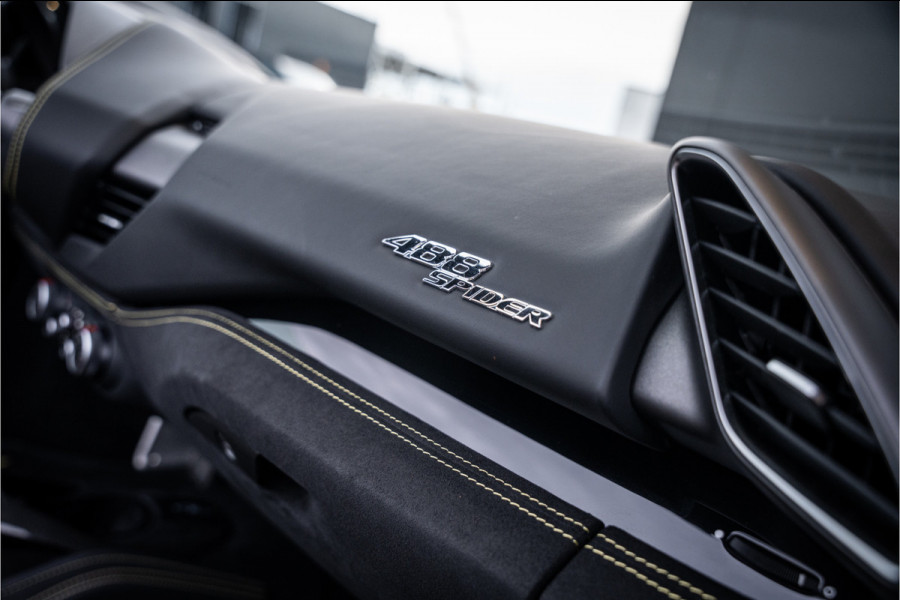 Ferrari 488 3.9 Spider HELE - Giallo Modena | Racing Seats | Carbon | Camera