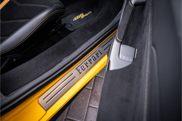 Ferrari 488 3.9 Spider HELE - Giallo Modena | Racing Seats | Carbon | Camera