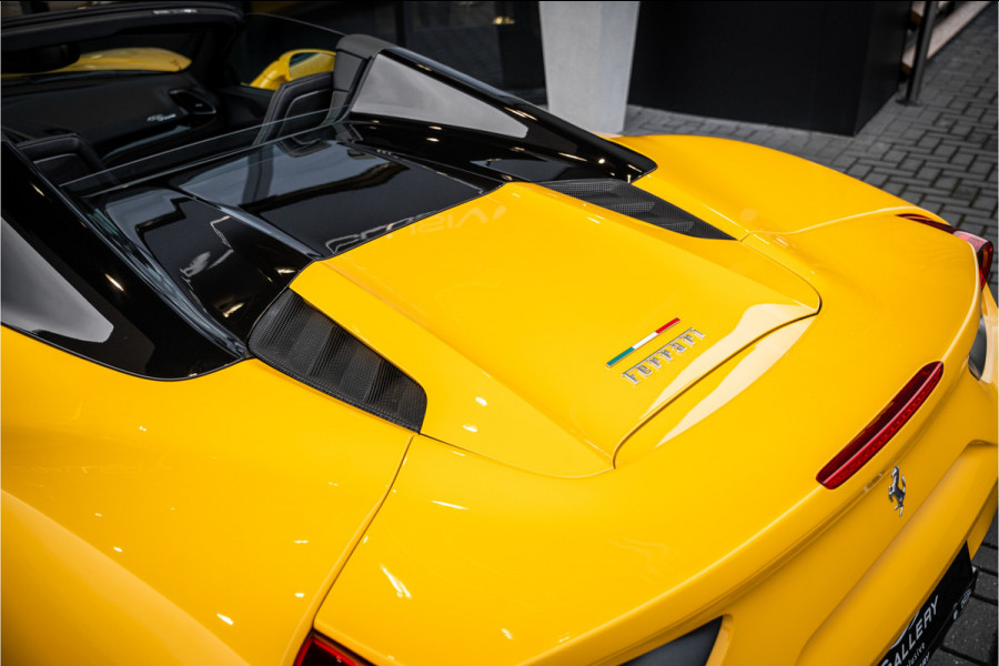Ferrari 488 3.9 Spider HELE - Giallo Modena | Racing Seats | Carbon | Camera