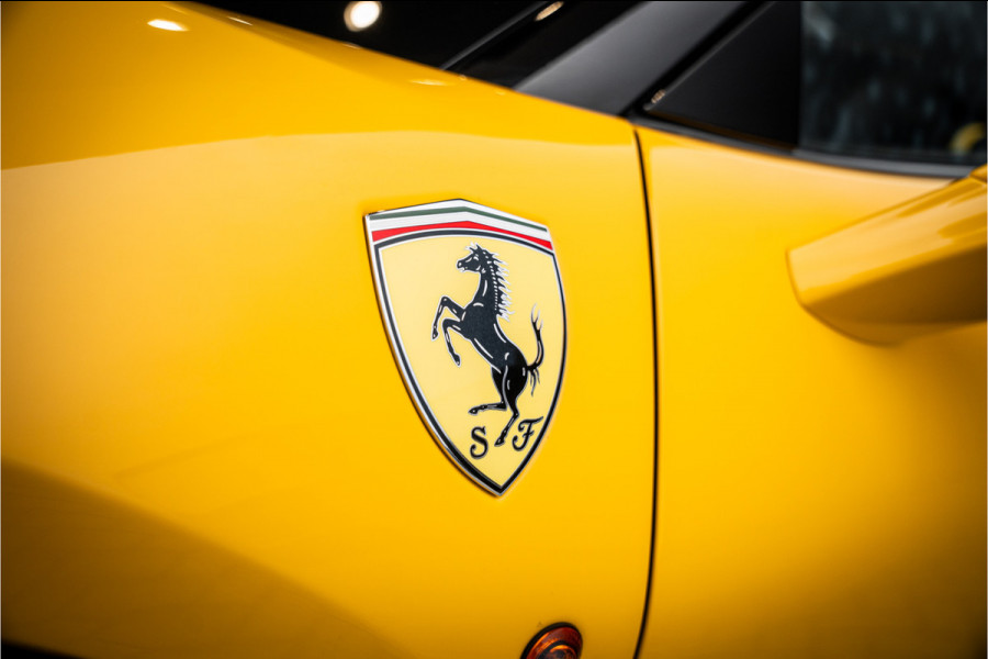 Ferrari 488 3.9 Spider HELE - Giallo Modena | Racing Seats | Carbon | Camera
