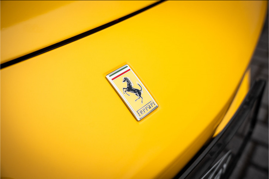 Ferrari 488 3.9 Spider HELE - Giallo Modena | Racing Seats | Carbon | Camera
