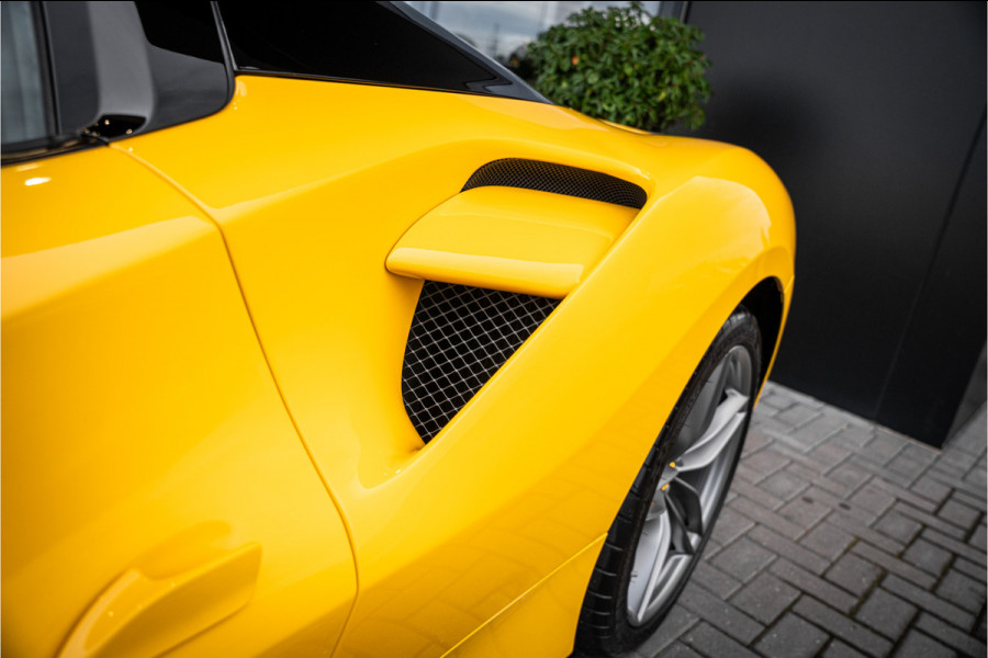 Ferrari 488 3.9 Spider HELE - Giallo Modena | Racing Seats | Carbon | Camera
