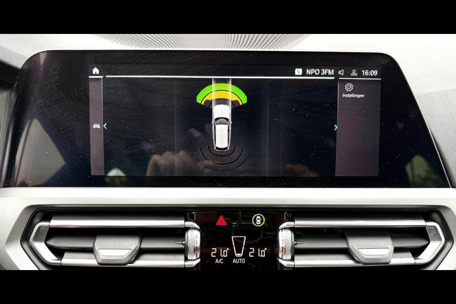 BMW 3 Serie Touring 320e Laser, Carplay, DAB, Sportstoel [BTW, NL, NAP, Dealer-onderhouden]
