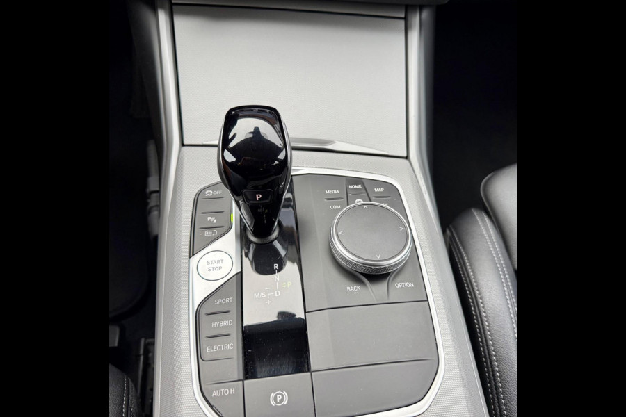 BMW 3 Serie Touring 320e Laser, Carplay, DAB, Sportstoel [BTW, NL, NAP, Dealer-onderhouden]