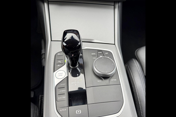 BMW 3 Serie Touring 320e Laser, Carplay, DAB, Sportstoel [BTW, NL, NAP, Dealer-onderhouden]