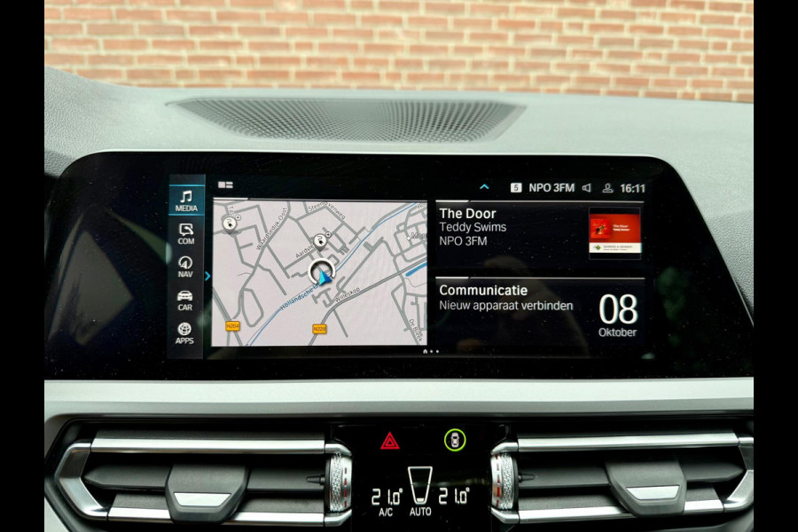 BMW 3 Serie Touring 320e Laser, Carplay, DAB, Sportstoel [BTW, NL, NAP, Dealer-onderhouden]