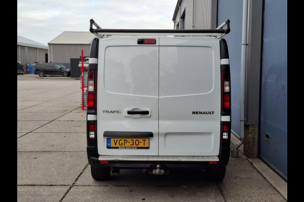 Renault Trafic 2.0 dCi 145 T27 L1H1 Comfort AUTOMAAT / CRUISE CONTROLE / NAVI / CAMERA / 3 ZITS / IMPERIAL Renault Trafic 2.0 dCi 145 T27 L1H1 Comfort AUTOMAAT / CRUISE CONTROLE / NAVI / CAMERA / 3 ZITS / IMPERIAL