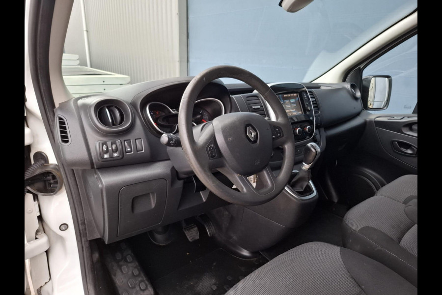 Renault Trafic 2.0 dCi 145 T27 L1H1 Comfort AUTOMAAT / CRUISE CONTROLE / NAVI / CAMERA / 3 ZITS / IMPERIAL Renault Trafic 2.0 dCi 145 T27 L1H1 Comfort AUTOMAAT / CRUISE CONTROLE / NAVI / CAMERA / 3 ZITS / IMPERIAL