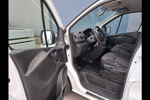 Renault Trafic 2.0 dCi 145 T27 L1H1 Comfort AUTOMAAT / CRUISE CONTROLE / NAVI / CAMERA / 3 ZITS / IMPERIAL Renault Trafic 2.0 dCi 145 T27 L1H1 Comfort AUTOMAAT / CRUISE CONTROLE / NAVI / CAMERA / 3 ZITS / IMPERIAL
