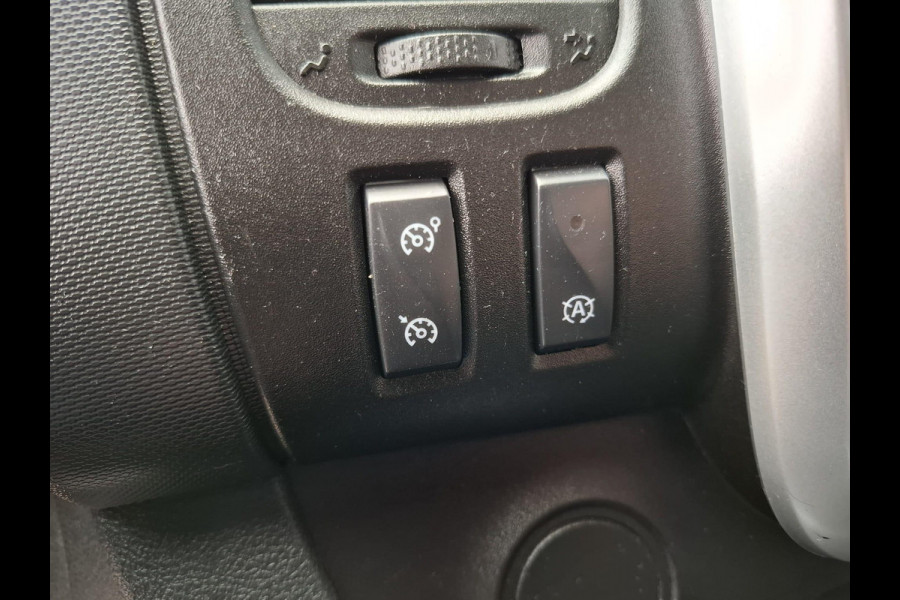 Renault Trafic 2.0 dCi 145 T27 L1H1 Comfort AUTOMAAT / CRUISE CONTROLE / NAVI / CAMERA / 3 ZITS / IMPERIAL Renault Trafic 2.0 dCi 145 T27 L1H1 Comfort AUTOMAAT / CRUISE CONTROLE / NAVI / CAMERA / 3 ZITS / IMPERIAL