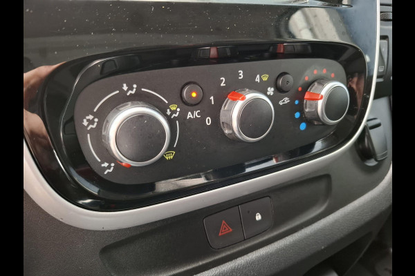 Renault Trafic 2.0 dCi 145 T27 L1H1 Comfort AUTOMAAT / CRUISE CONTROLE / NAVI / CAMERA / 3 ZITS / IMPERIAL Renault Trafic 2.0 dCi 145 T27 L1H1 Comfort AUTOMAAT / CRUISE CONTROLE / NAVI / CAMERA / 3 ZITS / IMPERIAL