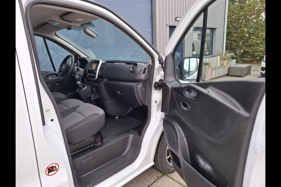 Renault Trafic 2.0 dCi 145 T27 L1H1 Comfort AUTOMAAT / CRUISE CONTROLE / NAVI / CAMERA / 3 ZITS / IMPERIAL Renault Trafic 2.0 dCi 145 T27 L1H1 Comfort AUTOMAAT / CRUISE CONTROLE / NAVI / CAMERA / 3 ZITS / IMPERIAL