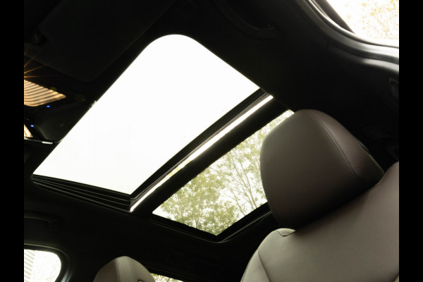 BMW 3 Serie Touring 330e M-Sport - Pano - LCI 2 - ACC - Trekhaak - Widescreen - Hifi