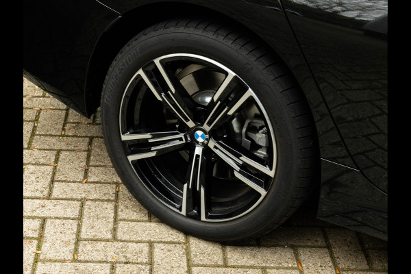 BMW 3 Serie Touring 330e M-Sport - Pano - LCI 2 - ACC - Trekhaak - Widescreen - Hifi