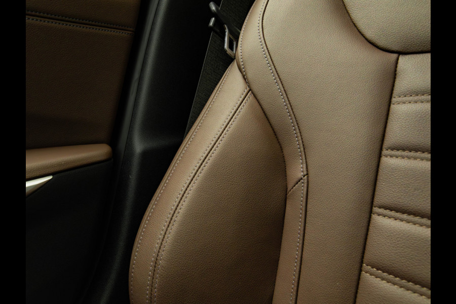 BMW 3 Serie Touring 330e M-Sport - Pano - LCI 2 - ACC - Trekhaak - Widescreen - Hifi