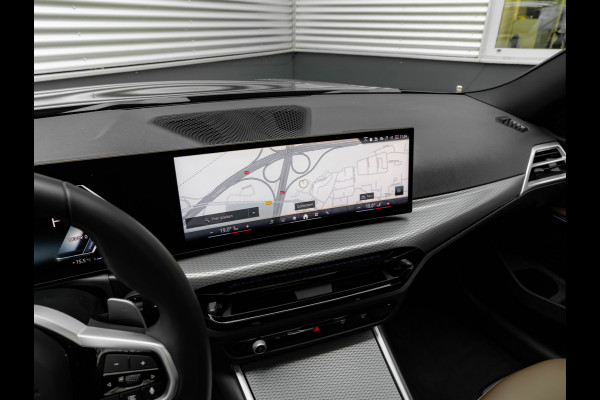 BMW 3 Serie Touring 330e M-Sport - Pano - LCI 2 - ACC - Trekhaak - Widescreen - Hifi