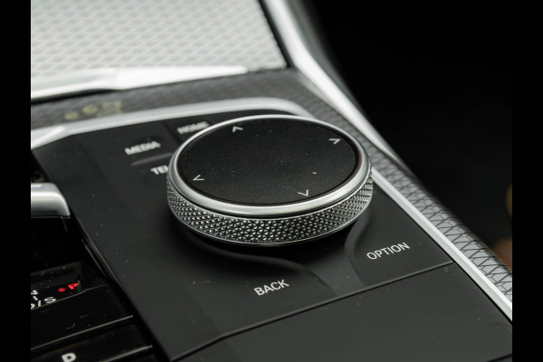 BMW 3 Serie Touring 330e M-Sport - Pano - LCI 2 - ACC - Trekhaak - Widescreen - Hifi