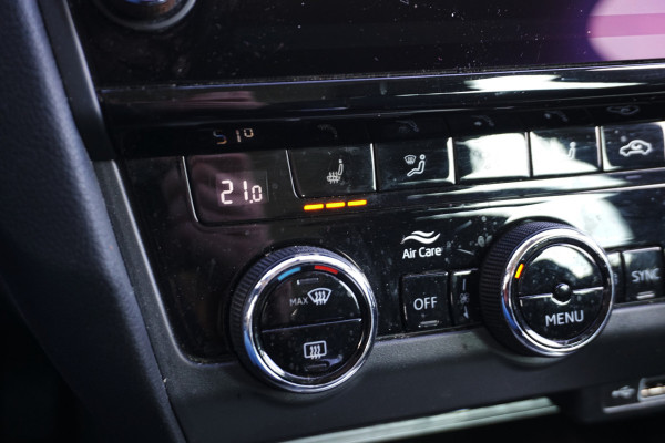 Škoda Octavia Combi 1.0 TSI Automaat Clever Edition | PARELMOER WIT | TREKHAAK | STOELVERW. |